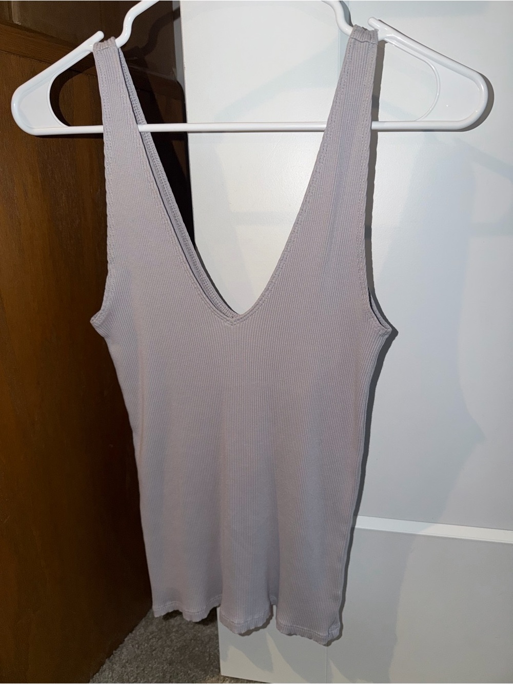 Women’s Ribbed V-Neck Tank Top - Light Lavender